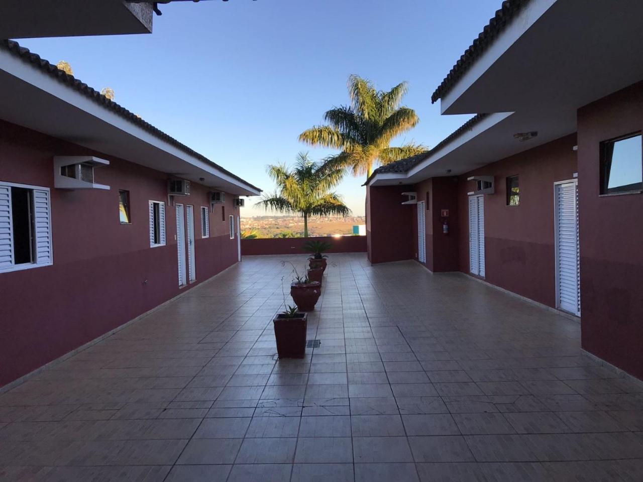 Hotel Aeroporto Marília エクステリア 写真