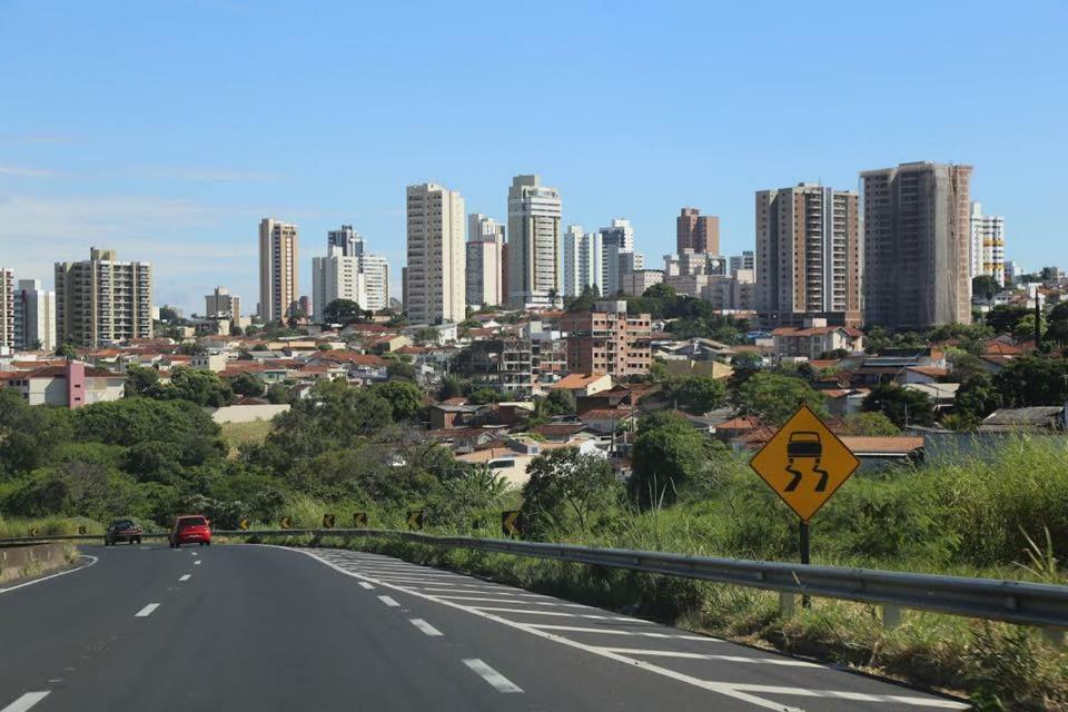 Hotel Aeroporto Marília エクステリア 写真